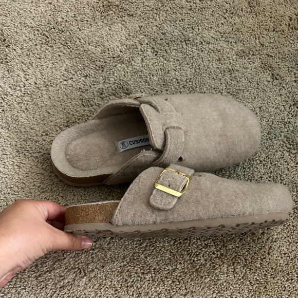 Cushionaire Fuzzy Slip On Clogs - Picture 2 of 3